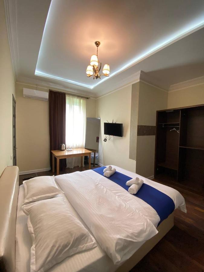 Guest House Kobuleti On Aghmashenebeli Eksteriør billede