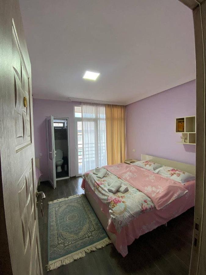 Guest House Kobuleti On Aghmashenebeli Eksteriør billede