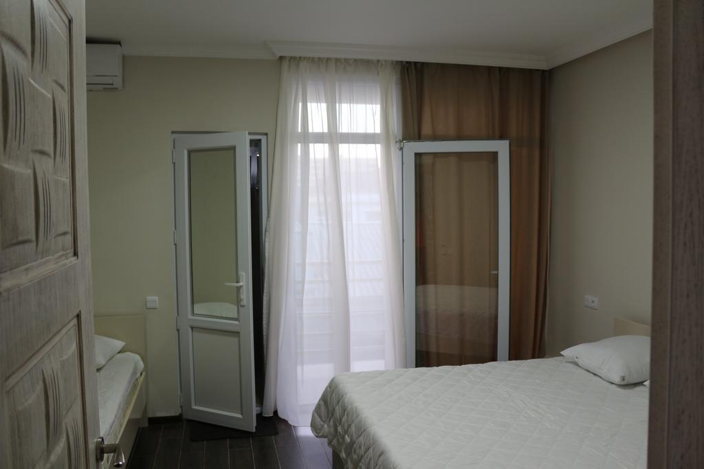 Guest House Kobuleti On Aghmashenebeli Eksteriør billede