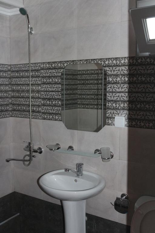 Guest House Kobuleti On Aghmashenebeli Eksteriør billede