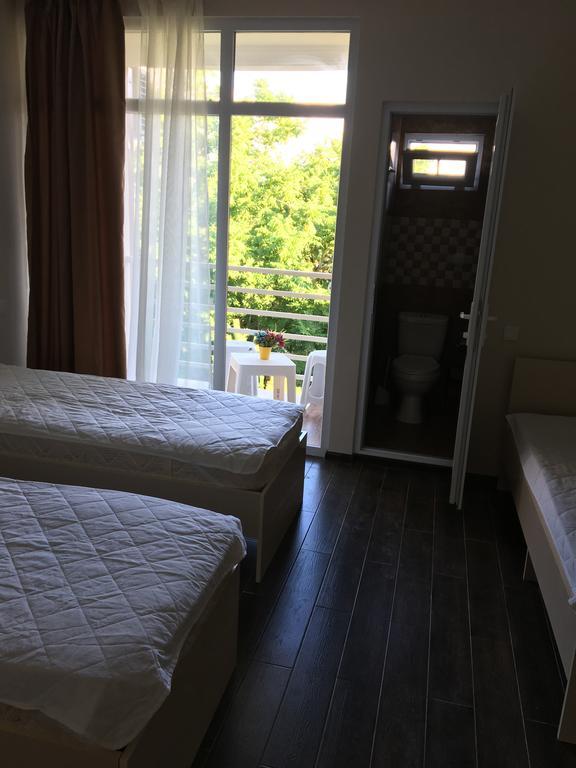 Guest House Kobuleti On Aghmashenebeli Eksteriør billede