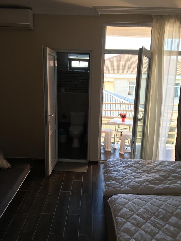 Guest House Kobuleti On Aghmashenebeli Eksteriør billede