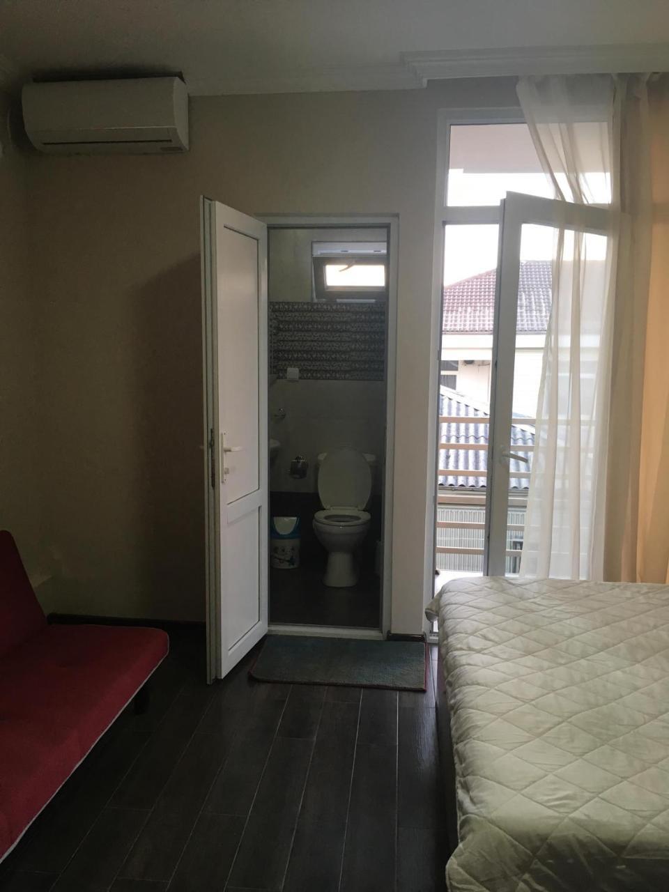 Guest House Kobuleti On Aghmashenebeli Eksteriør billede