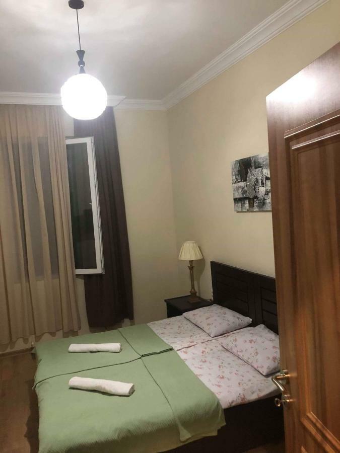 Guest House Kobuleti On Aghmashenebeli Eksteriør billede