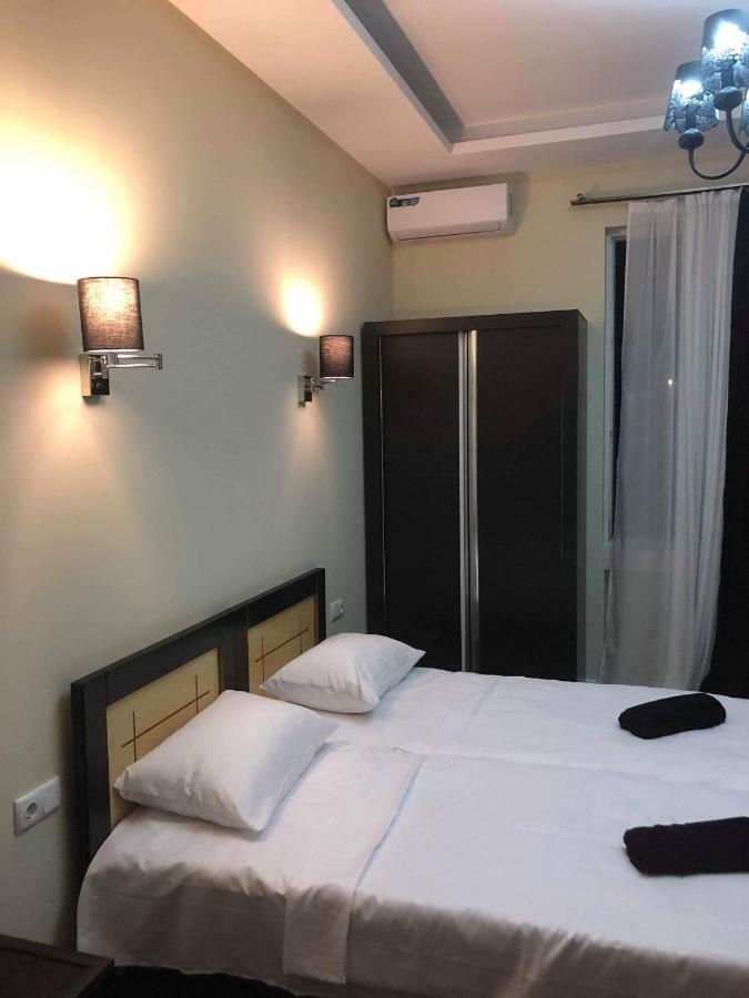 Guest House Kobuleti On Aghmashenebeli Eksteriør billede