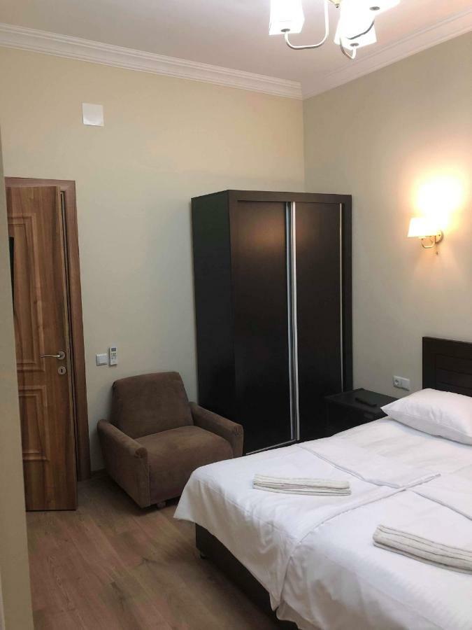 Guest House Kobuleti On Aghmashenebeli Eksteriør billede