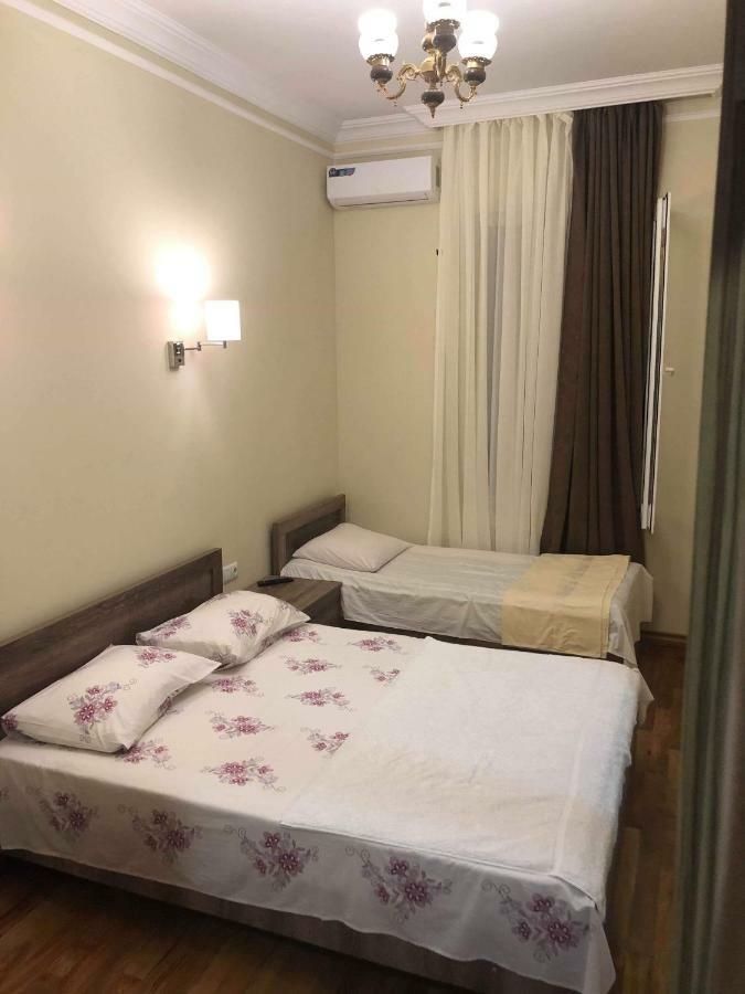 Guest House Kobuleti On Aghmashenebeli Eksteriør billede